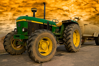 Illustration for article titled Awesome HDR Gallery Of John Deere Goodness